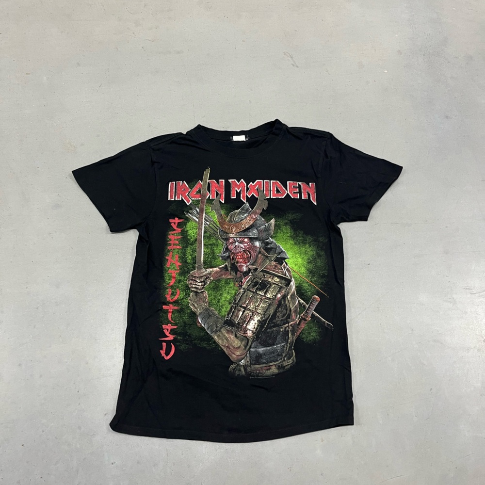 Y2K 2022 IRON MAIDEN SAMURI LEGACY OF THE BEAST BLACK WORLD TOUR T-SHIRT